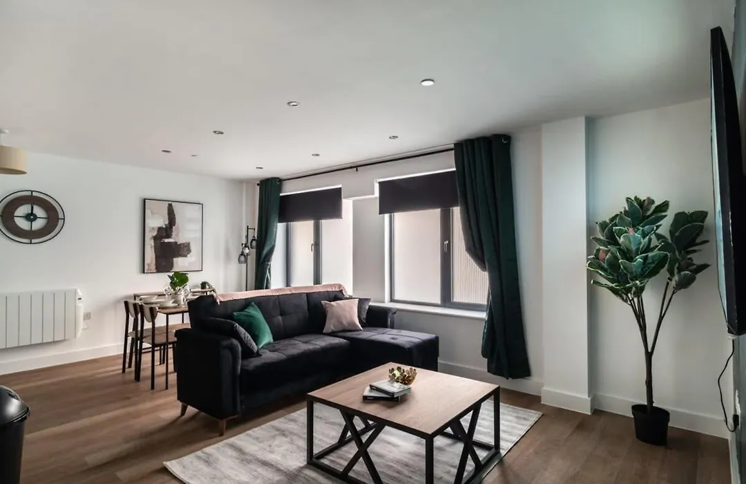 Stayzeni, Alexandra Rise Manchester Neat 1Br Flat-1