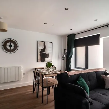 Stayzeni, Alexandra Rise Manchester Neat 1Br Flat-2