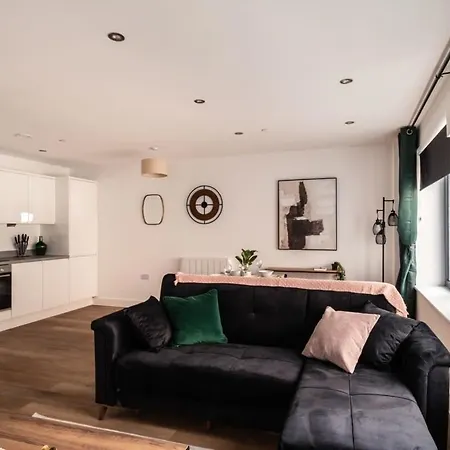 Stayzeni, Alexandra Rise Manchester Neat 1Br Flat-3