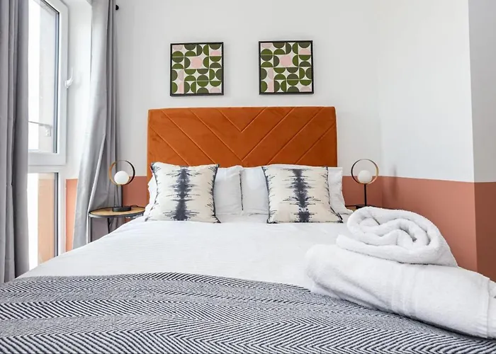 Lake View Apartment 5 Minutes To City Center