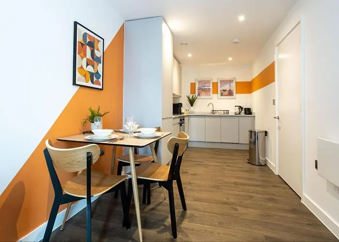 Lake View Apartment 5 Minutes To City Center