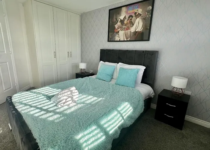 Lux Livin' s - Luxury 2 Bed Manchester With Free Parking