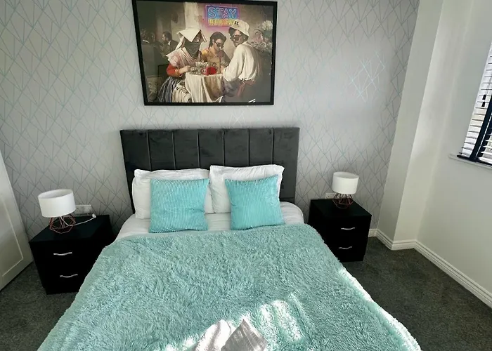 Lux Livin' s - Luxury 2 Bed Manchester With Free Parking